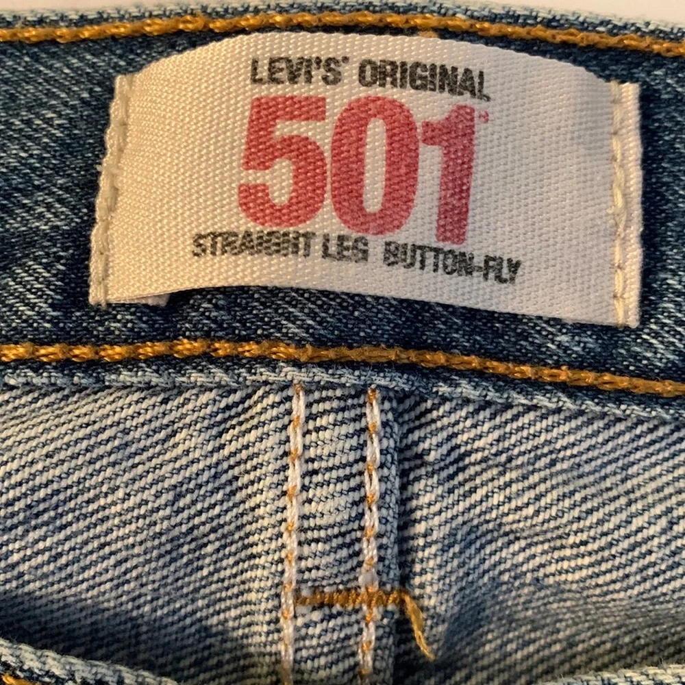 LEVI’S. Men’s 501  blue jeans. L30 X W36. Button‎ fly. Excellent conditio…